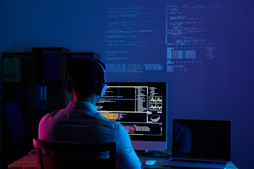 software-developer-ga0b0992a7_1920